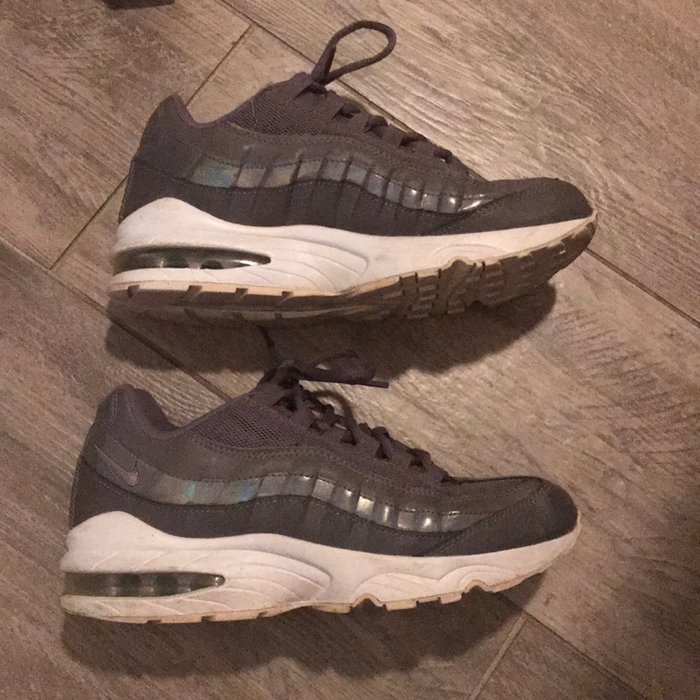 Shoes - Picture 2 of 4